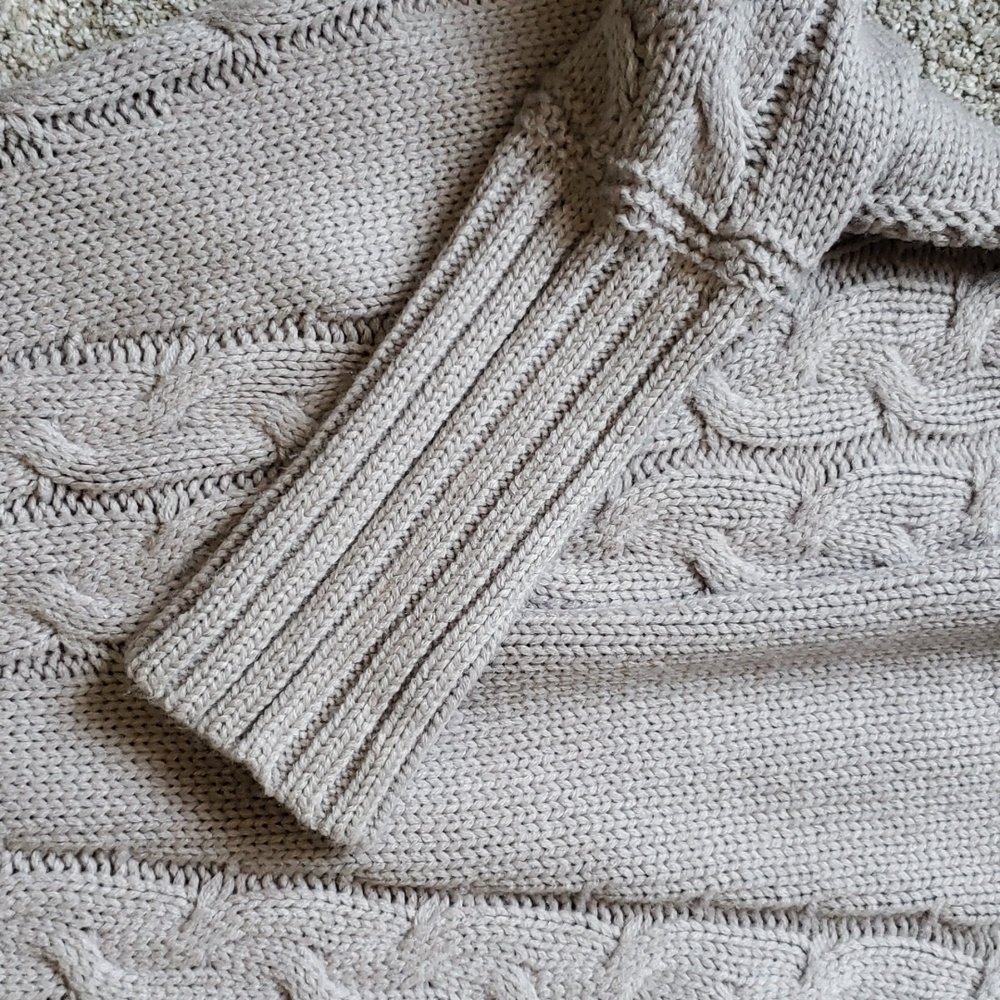 Sweater - Picture 4 of 9